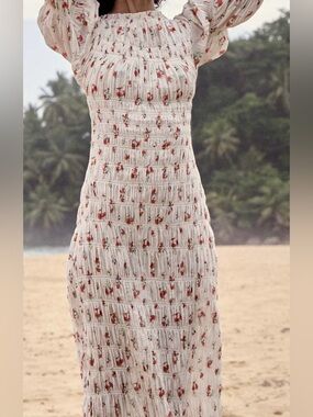 Dôen
HMD -- ROXANNE DRESS